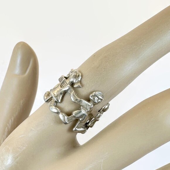 Vintage Children of the World Ring: Sterling Silver, Boy, Girl, Band, Kids - Picture 1 of 5
